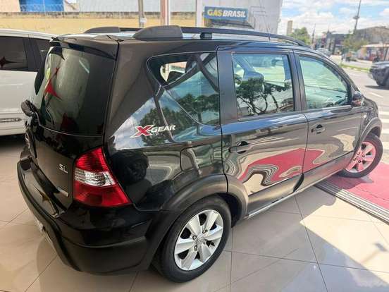 NISSAN-LIVINA-1.8 SL X-GEAR 16V FLEX 4P AUTOMÁTICO NISSAN-LIVINA-2011