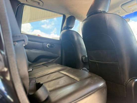 NISSAN-LIVINA-2011