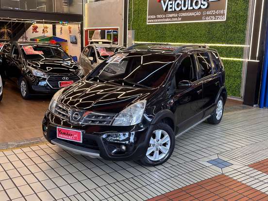 NISSAN-LIVINA-2011