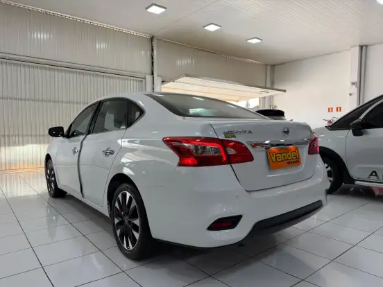 NISSAN-SENTRA-2018