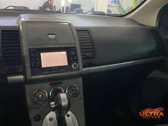 NISSAN-SENTRA-2010