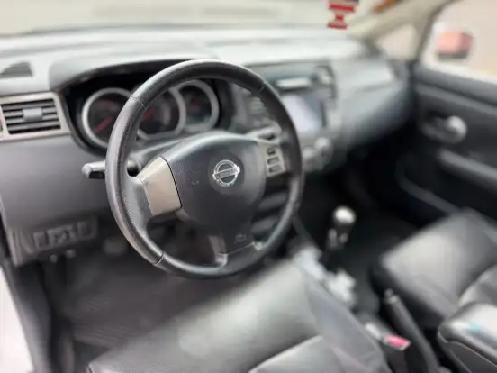 NISSAN-TIIDA-2012