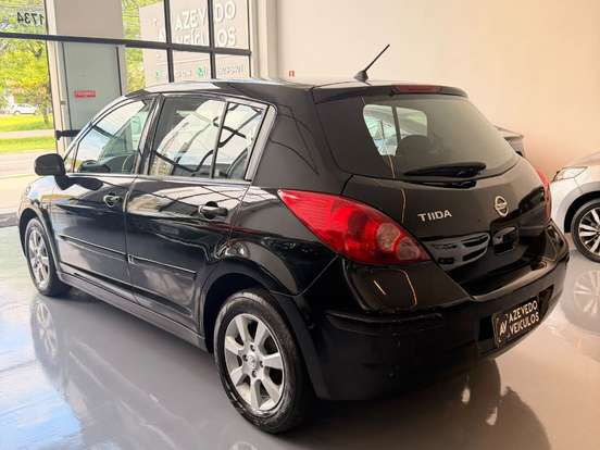 NISSAN-TIIDA-1.8 S 16V GASOLINA 4P AUTOMÁTICO NISSAN-TIIDA-2008