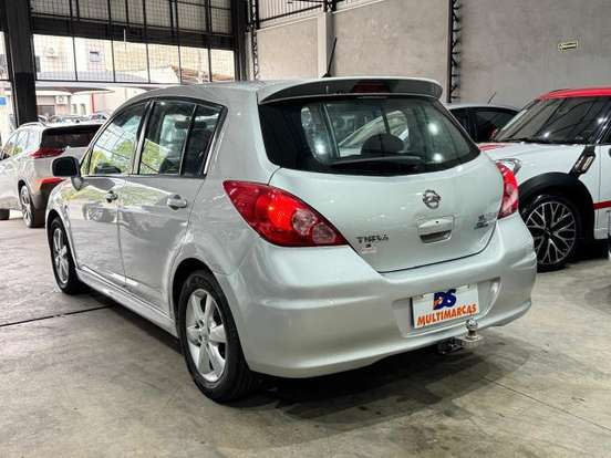 NISSAN-TIIDA-2011