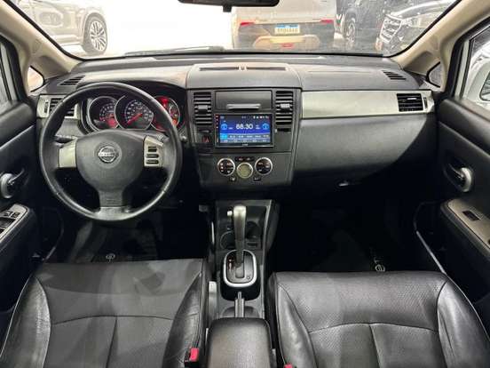 NISSAN-TIIDA-2011