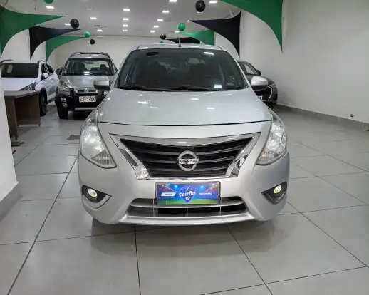 NISSAN-VERSA-2019