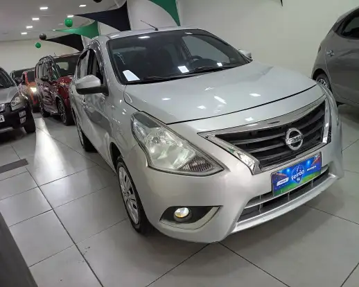NISSAN-VERSA-2019