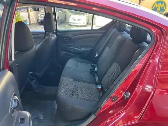 NISSAN-VERSA-2017