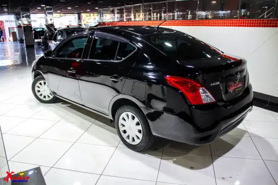 NISSAN-VERSA-2016