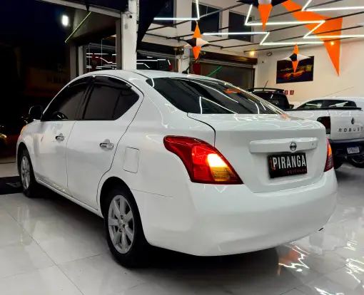 NISSAN-VERSA-2013