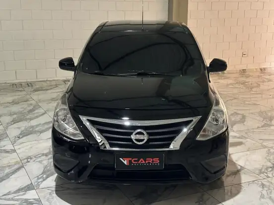 NISSAN-VERSA-2020