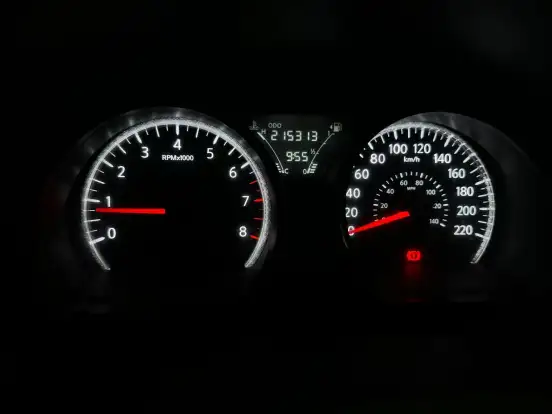 NISSAN-VERSA-2020