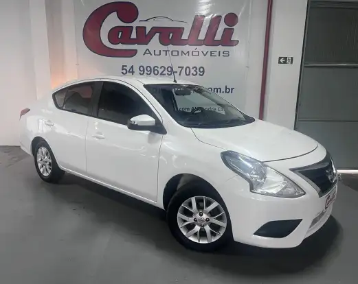 NISSAN-VERSA-2019