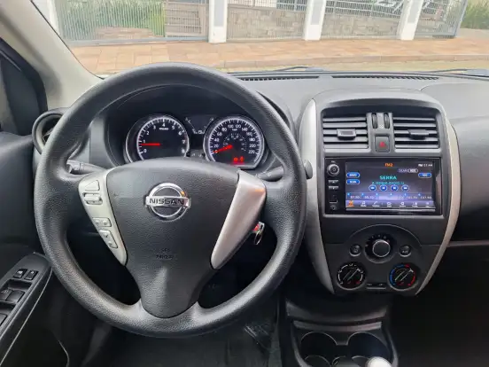 NISSAN-VERSA-2019