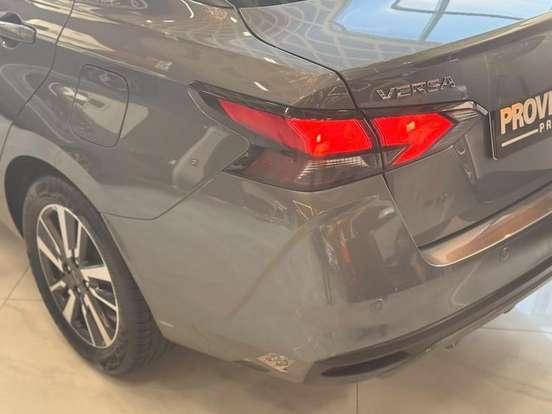 NISSAN-VERSA-2024