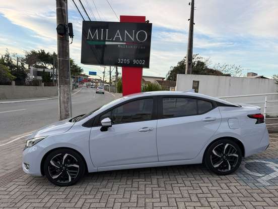 NISSAN-VERSA-2023