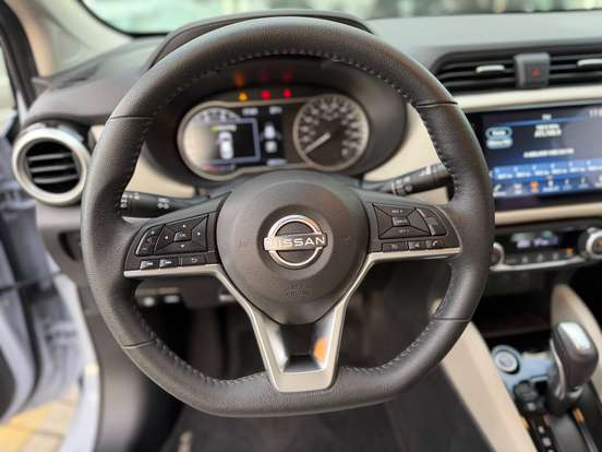 NISSAN-VERSA-2023