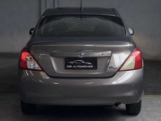 NISSAN-VERSA-2012