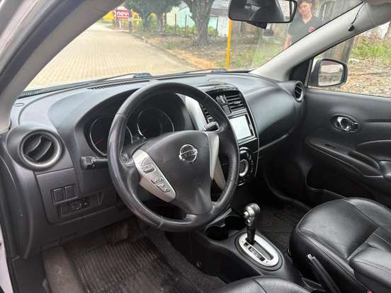 NISSAN-VERSA-2018