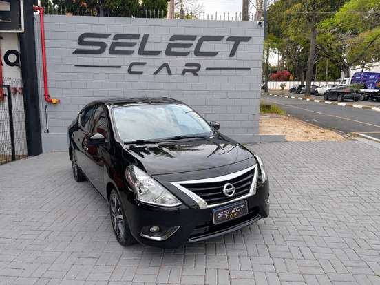 NISSAN-VERSA-2019