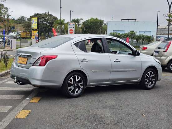 NISSAN-VERSA-1.6 16V FLEXSTART SL 4P XTRONIC NISSAN-VERSA-2017