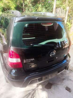 NISSAN-LIVINA-2010