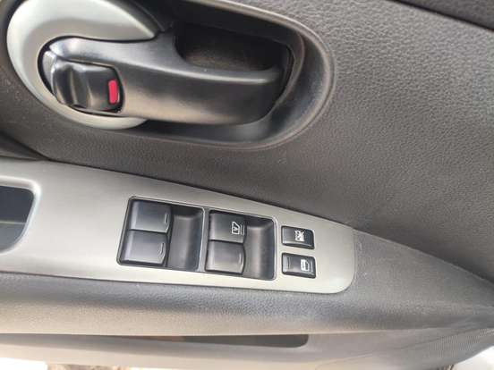 NISSAN-LIVINA-1.6 SL X-GEAR 16V FLEX 4P MANUAL NISSAN-LIVINA-2010