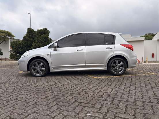 NISSAN-TIIDA-1.8 SL 16V FLEX 4P MANUAL NISSAN-TIIDA-2011
