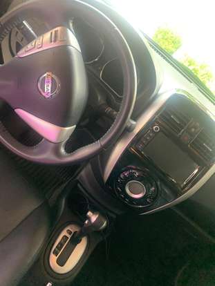 NISSAN-VERSA-2019