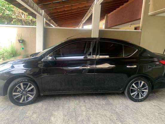 NISSAN-VERSA-2019