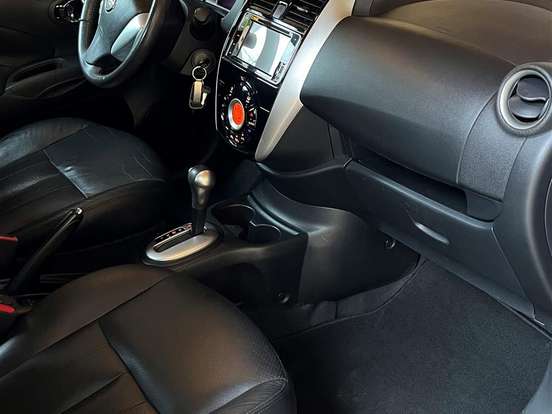 NISSAN-VERSA-1.6 16V FLEXSTART UNIQUE 4P XTRONIC NISSAN-VERSA-2017