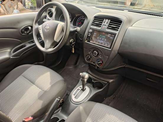 NISSAN-VERSA-2021