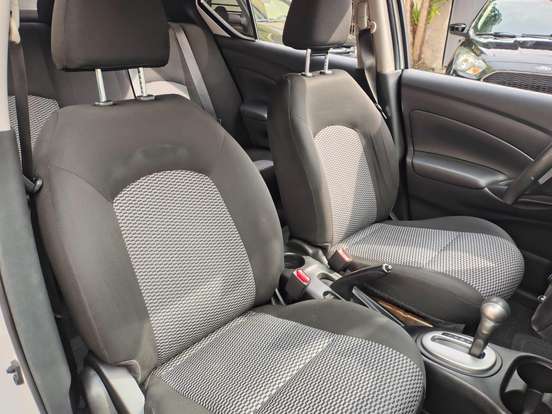 NISSAN-VERSA-2021