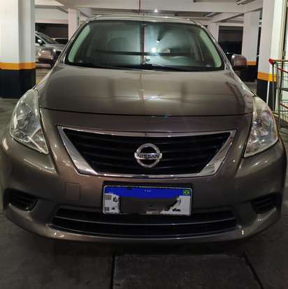 NISSAN-VERSA-2012