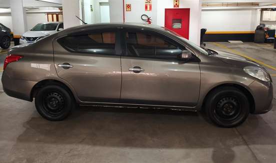 NISSAN-VERSA-2012