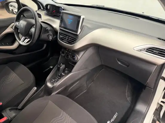 PEUGEOT-2008-2017