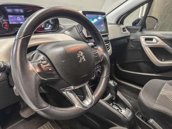 PEUGEOT-2008-2017