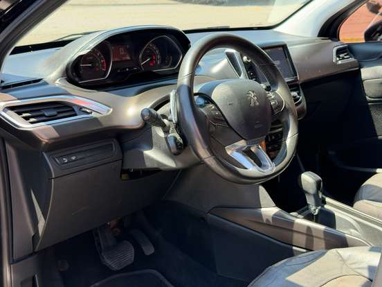 PEUGEOT-2008-1.6 16V FLEX GRIFFE 4P AUTOMÁTICO PEUGEOT-2008-2016