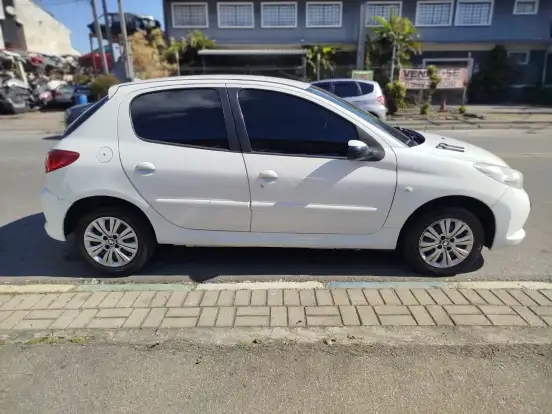 PEUGEOT-207-1.4 XR 8V FLEX 4P MANUAL PEUGEOT-207-2011