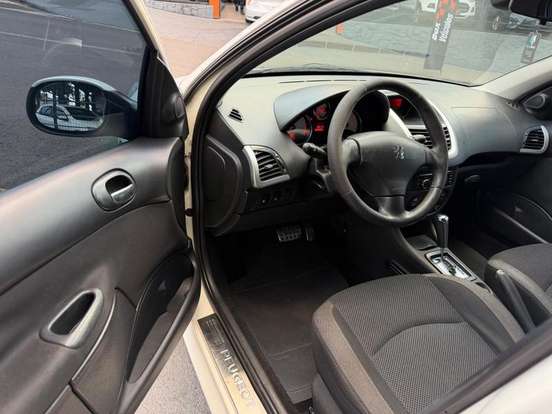 PEUGEOT-207-1.6 XS 16V FLEX 4P AUTOMÁTICO PEUGEOT-207-2012