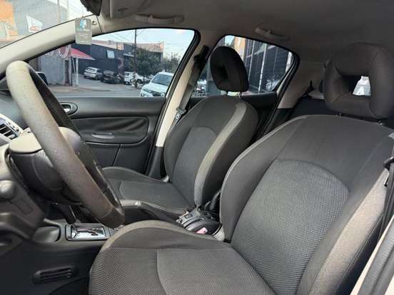 PEUGEOT-207-2012