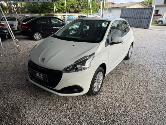 PEUGEOT-208-2019