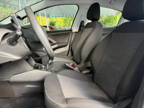 PEUGEOT-208-2019