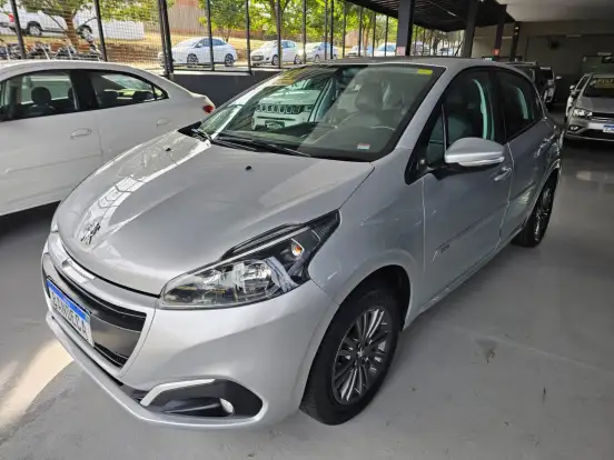 PEUGEOT-208-2018