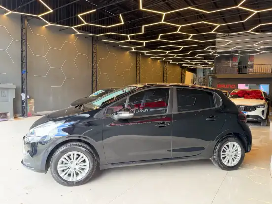PEUGEOT-208-2016