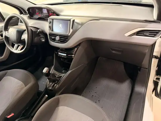 PEUGEOT-208-1.2 ALLURE 12V FLEX 4P MANUAL PEUGEOT-208-2017
