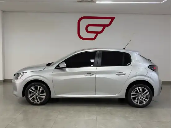 PEUGEOT-208-2021