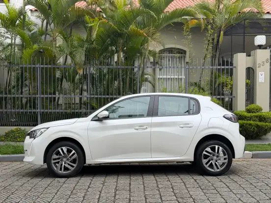 PEUGEOT-208-2022