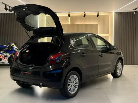 PEUGEOT-208-2018