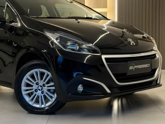 PEUGEOT-208-2018